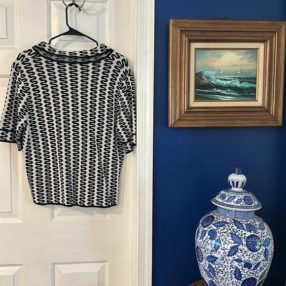 Women’s Lucy Paris Fiji Knit Black & White Button Short Sleeve Lapel Collar Top - Picture 7 of 10